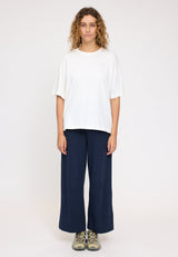 Angelique ist 1,75 und trägt Größe S