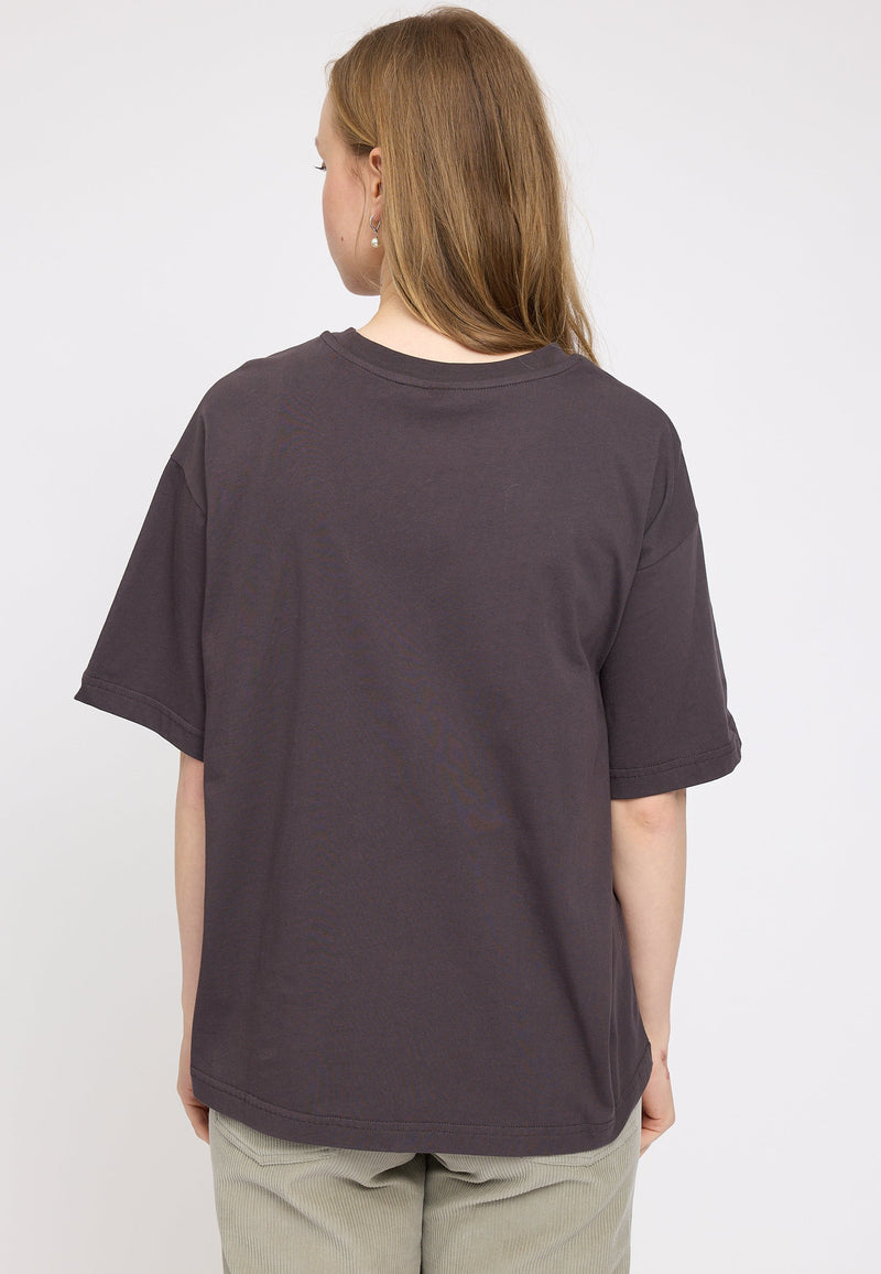 Julia ist 1,78 und trägt Größe S