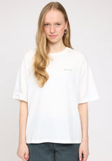 Julia ist 1,78 und trägt Größe S