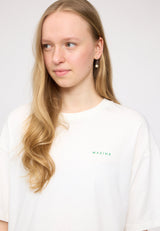 Julia ist 1,78 und trägt Größe S