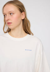 Julia ist 1,78 und trägt Größe S