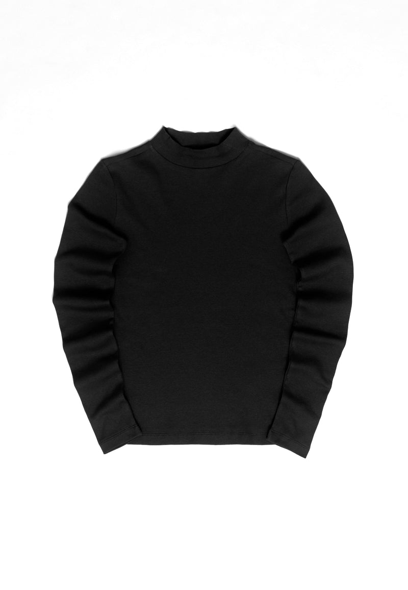 Angelique ist 1,75 und trägt Größe S