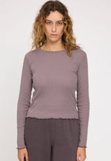 Angelique ist 1,75 und trägt Größe S