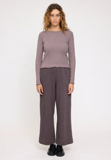 Angelique ist 1,75 und trägt Größe S