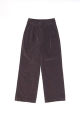 Julia ist 1,78 und trägt Größe S