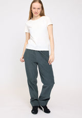 Julia ist 1,78 und trägt Größe S