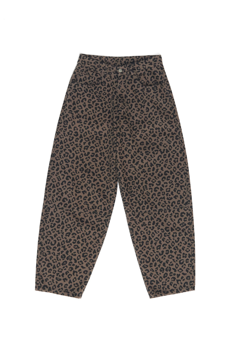 Julia ist 1,78 und trägt Größe S