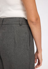 Angelique ist 1,75 und trägt Größe S