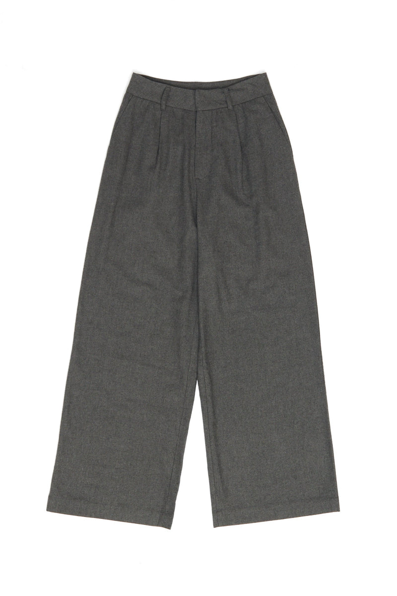 Angelique ist 1,75 und trägt Größe S