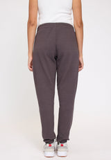 Angelique ist 1,75 und trägt Größe S