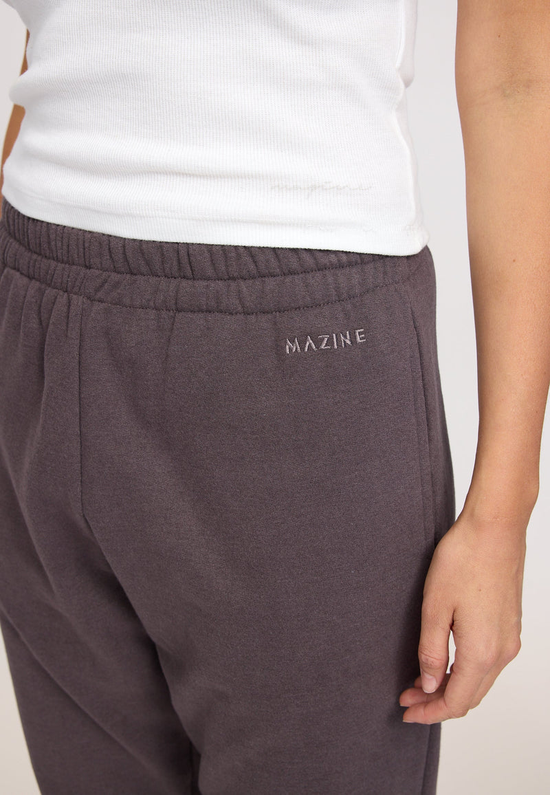 Angelique ist 1,75 und trägt Größe S