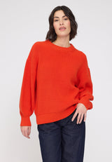 Maren ist 1,75 und trägt Größe S