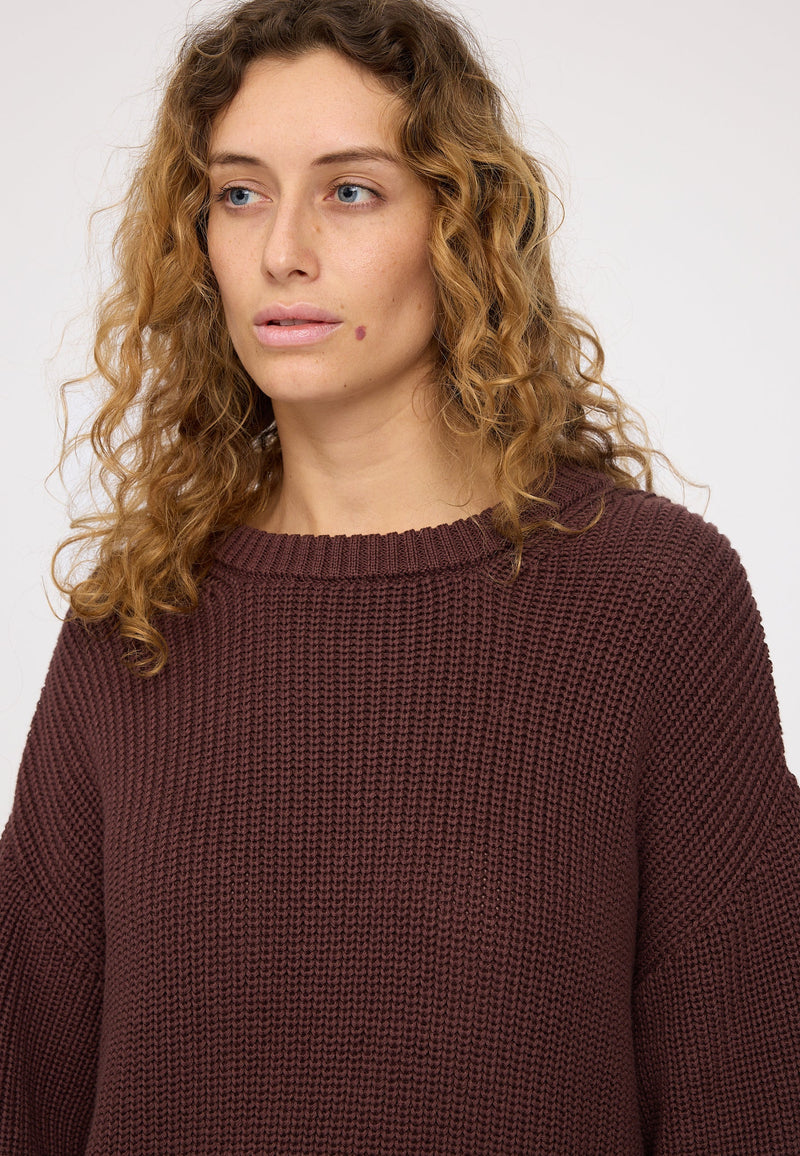 Angelique ist 1,75 und trägt Größe S