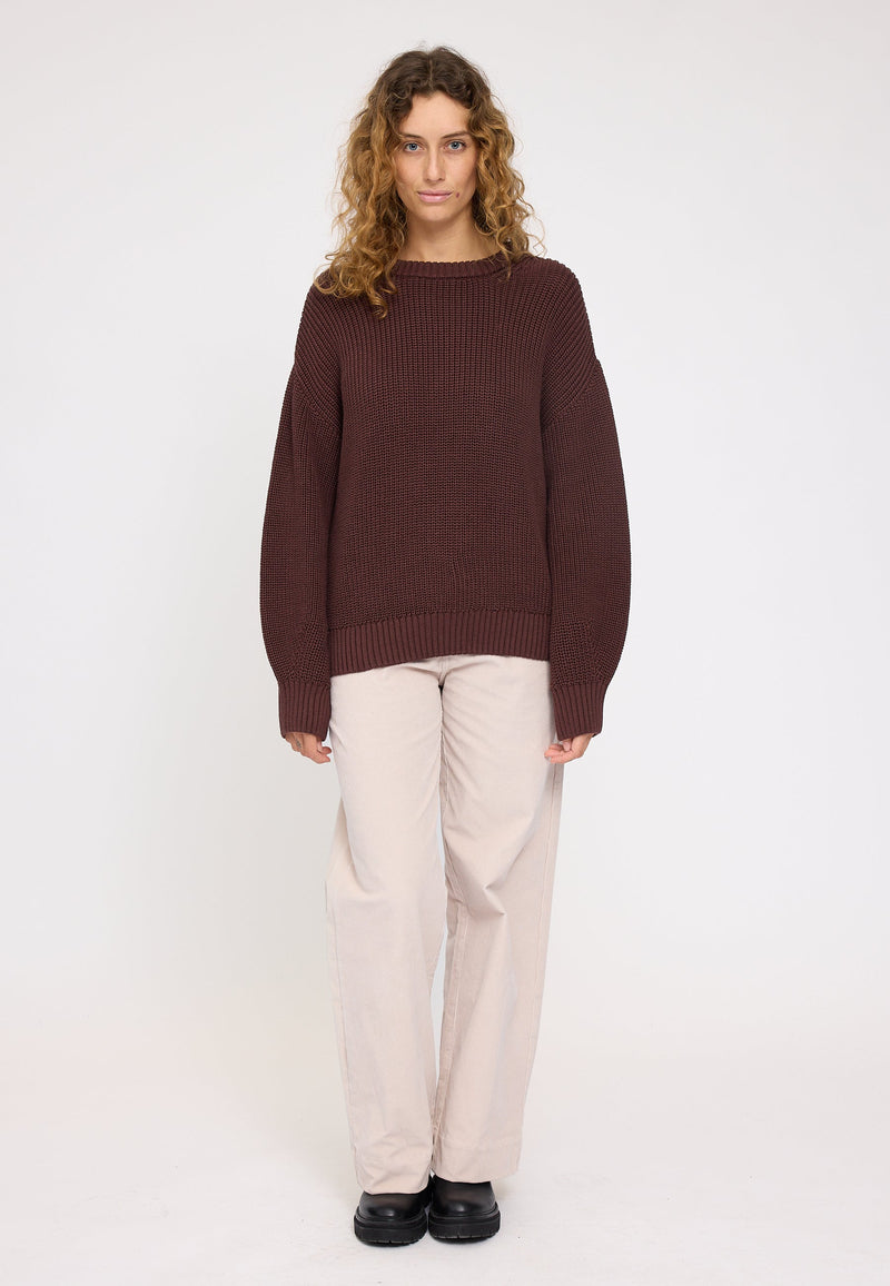 Angelique ist 1,75 und trägt Größe S