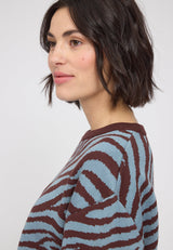 Maren ist 1,75 und trägt Größe S