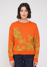 Maren ist 1,75 und trägt Größe S