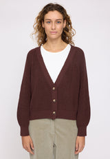 Angelique ist 1,75 und trägt Größe S