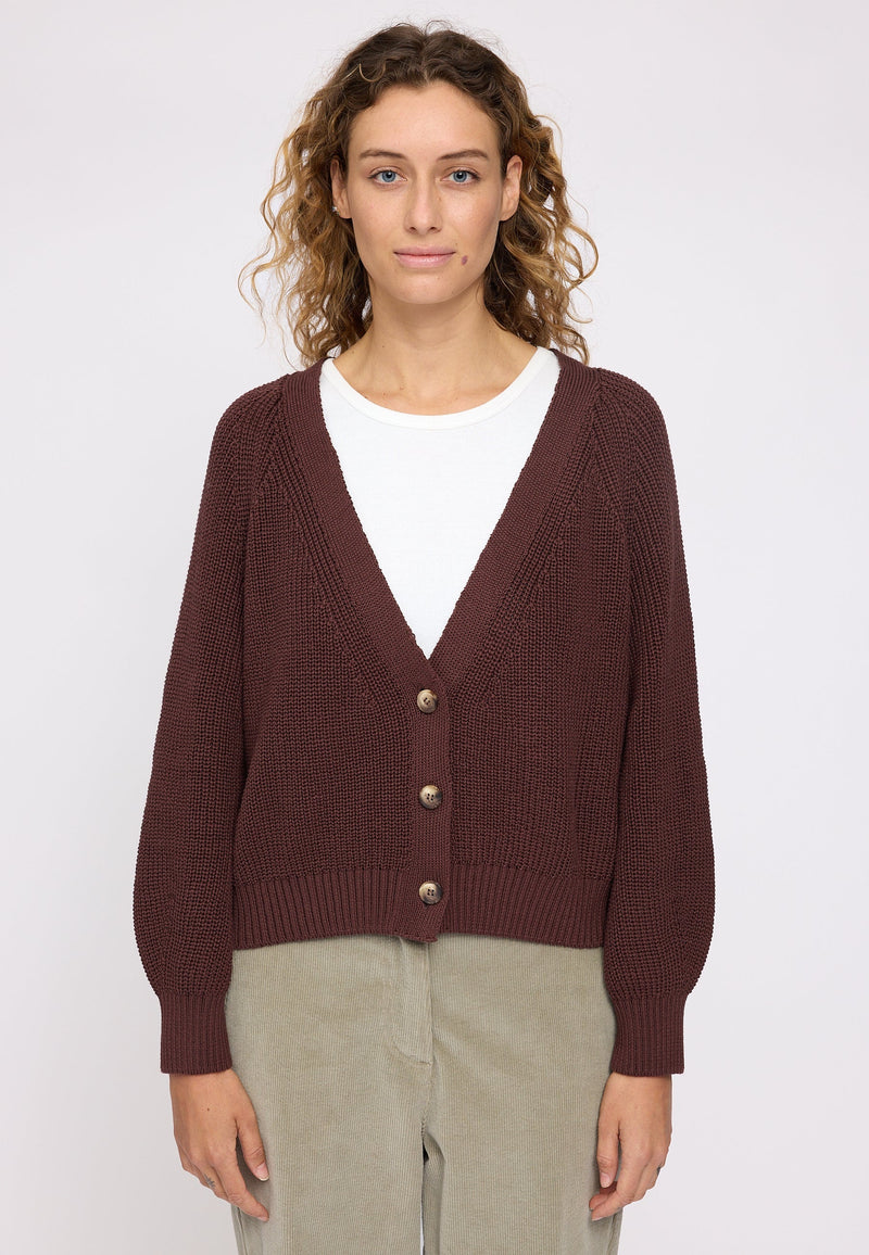 Angelique ist 1,75 und trägt Größe S