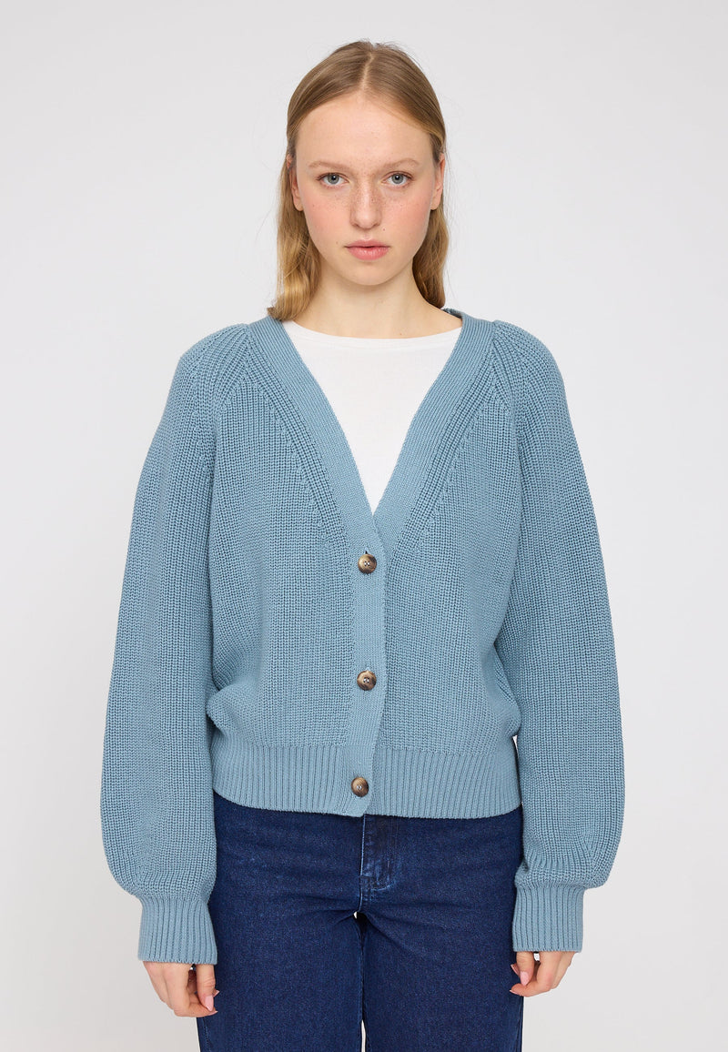 Julia ist 1,78 und trägt Größe S