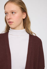 Julia ist 1,78 und trägt Größe S